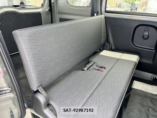 Suzuki EVERY 2026-07 8369093-11