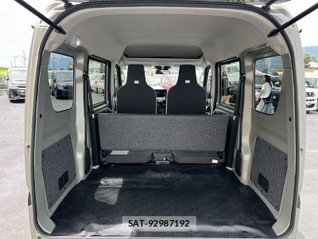 Suzuki EVERY 2026-07 8369093-14