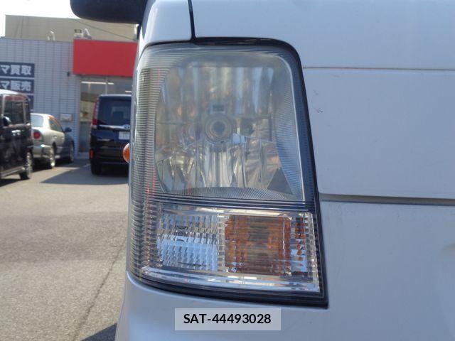 Suzuki EVERY 2014-06 8369097-10