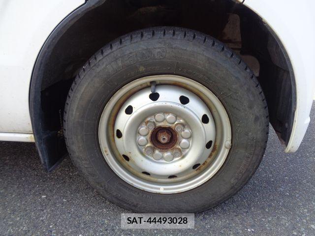 Suzuki EVERY 2014-06 8369097-12