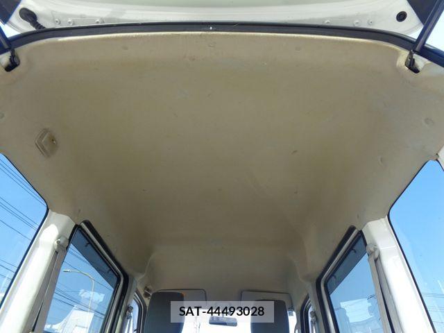 Suzuki EVERY 2014-06 8369097-17