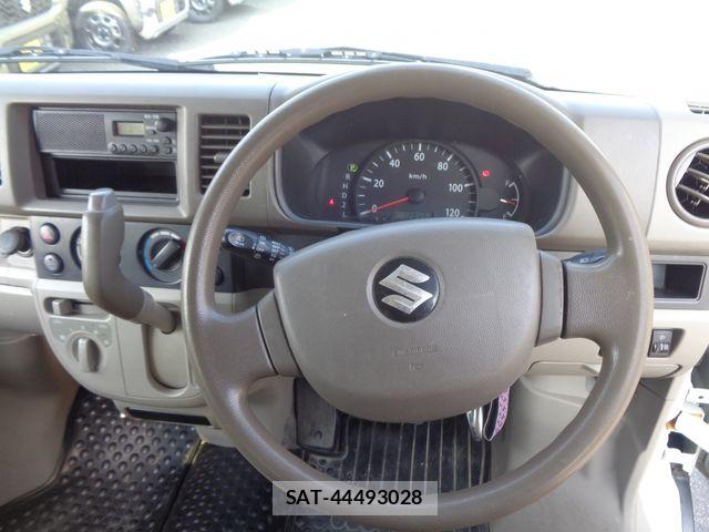 Suzuki EVERY 2014-06 8369097-18