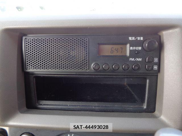 Suzuki EVERY 2014-06 8369097-23