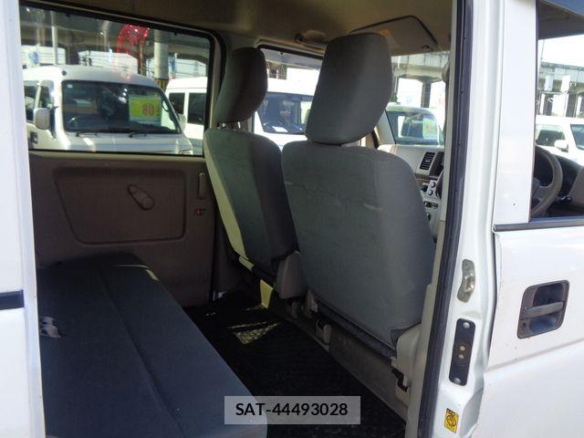 Suzuki EVERY 2014-06 8369097-26