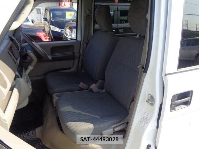 Suzuki EVERY 2014-06 8369097-27
