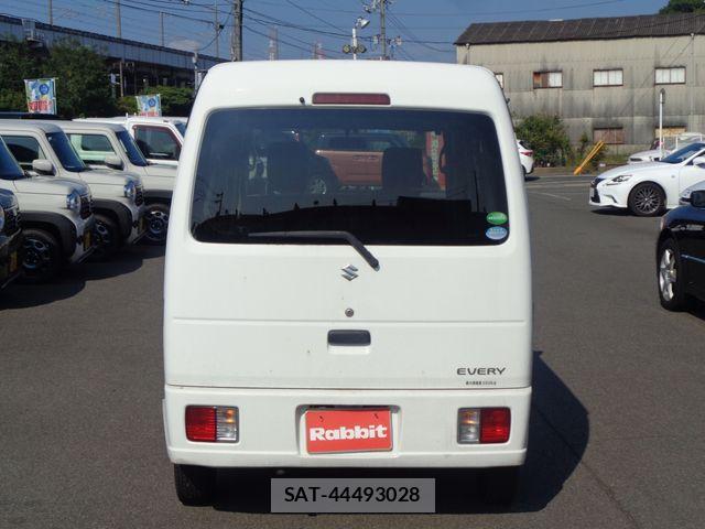 Suzuki EVERY 2014-06 8369097-6