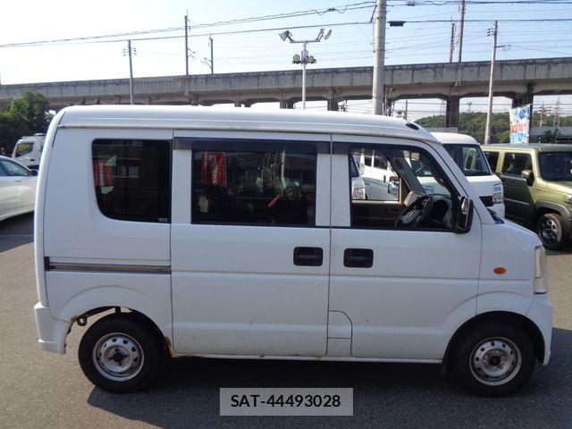 Suzuki EVERY 2014-06 8369097-7