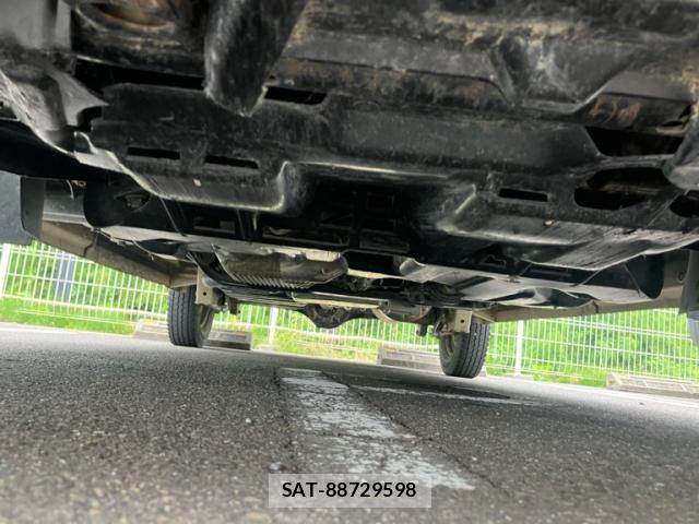 Suzuki EVERY 2014-08 8372257-4