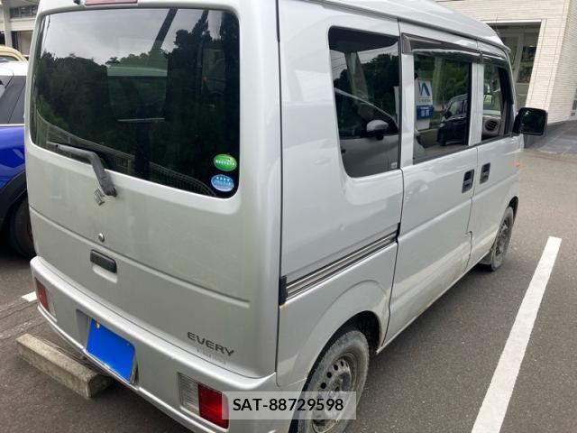 Suzuki EVERY 2014-08 8372257-8