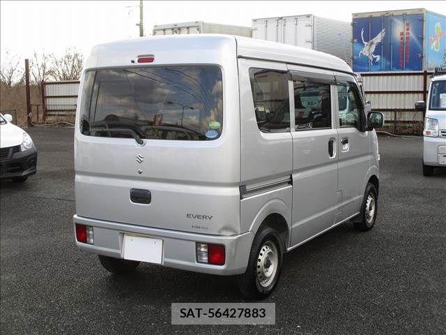 Suzuki EVERY 2016-04 8372255-4