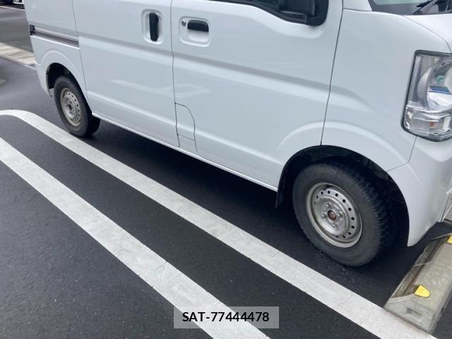 Suzuki EVERY 2019-06 8372258-9