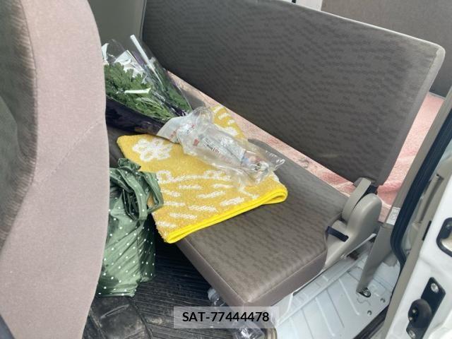 Suzuki EVERY 2019-06 8372258-24