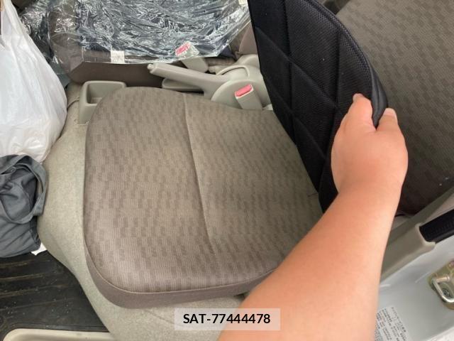 Suzuki EVERY 2019-06 8372258-25