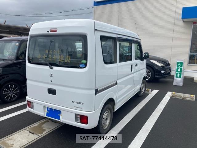 Suzuki EVERY 2019-06 8372258-5