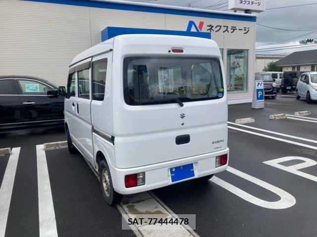 Suzuki EVERY 2019-06 8372258-6