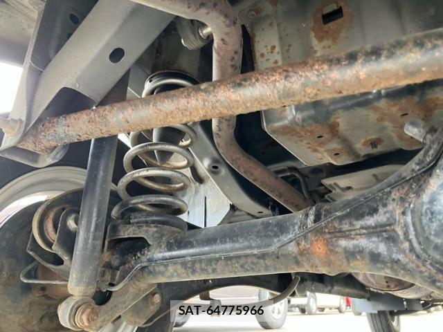 Suzuki EVERY 2013-07 8372256-9