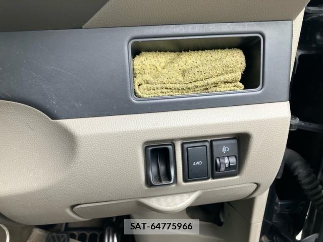 Suzuki EVERY 2013-07 8372256-17