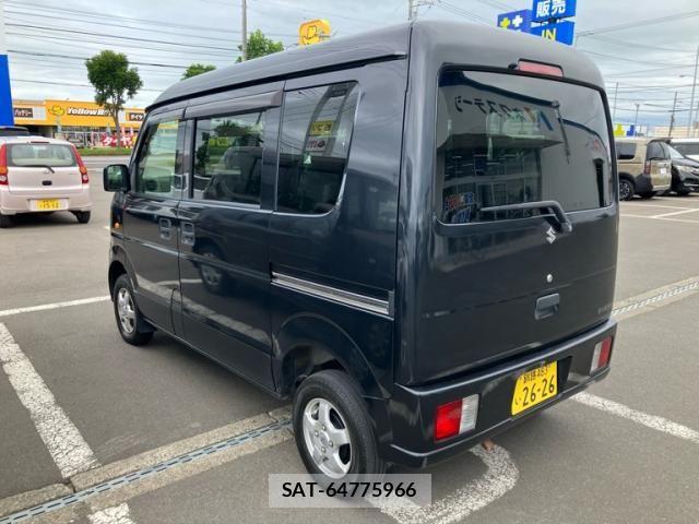 Suzuki EVERY 2013-07 8372256-5