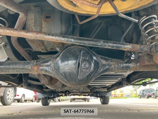 Suzuki EVERY 2013-07 8372256-7