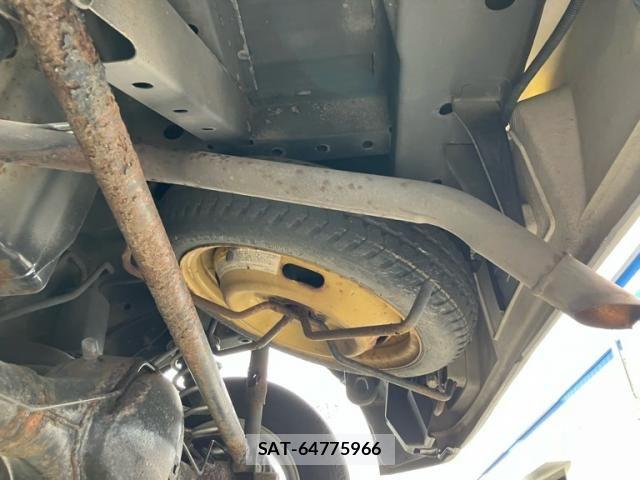 Suzuki EVERY 2013-07 8372256-8