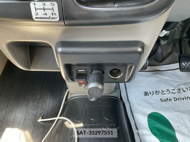 Suzuki EVERY 2021-03 8486135-17