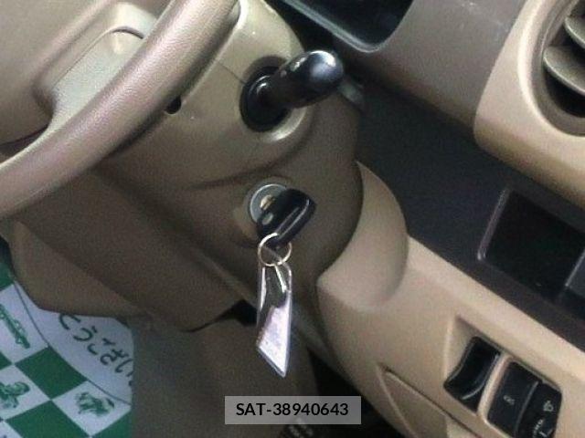 Suzuki EVERY 2013-03 8527616-17