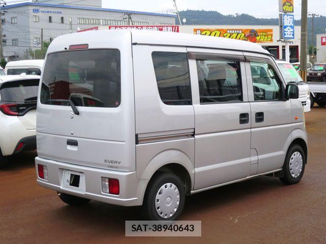 Suzuki EVERY 2013-03 8527616-2