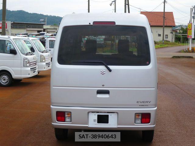 Suzuki EVERY 2013-03 8527616-3