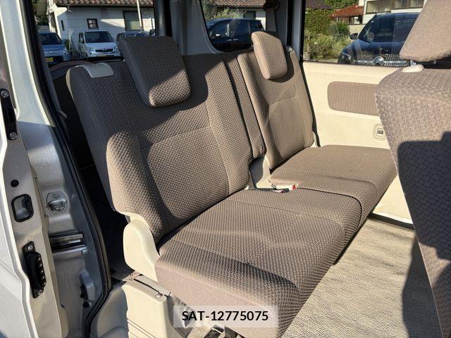 Suzuki EVERY 2019-01 8661849-18