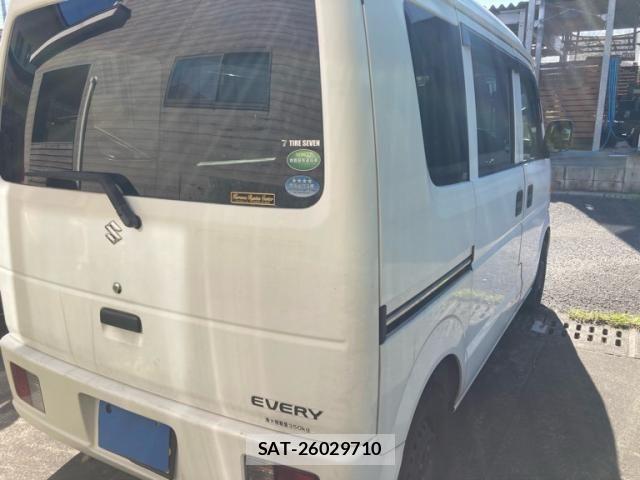 Suzuki EVERY 2014-11 8666992-3
