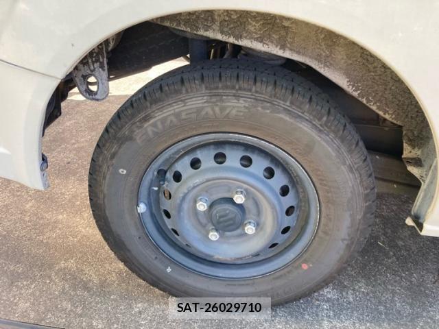 Suzuki EVERY 2014-11 8666992-6