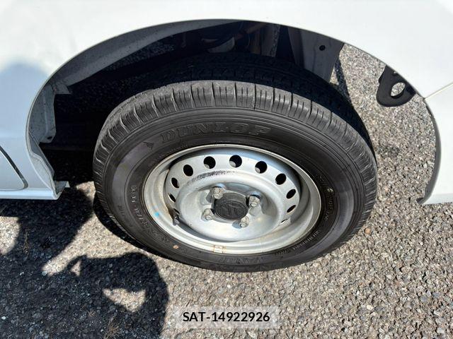 Suzuki EVERY 2015-02 8686701-10