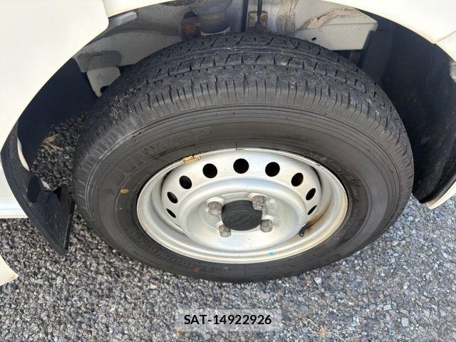 Suzuki EVERY 2015-02 8686701-12
