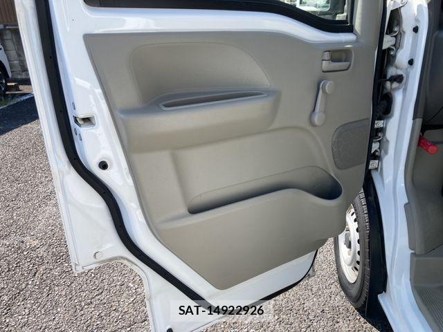 Suzuki EVERY 2015-02 8686701-22