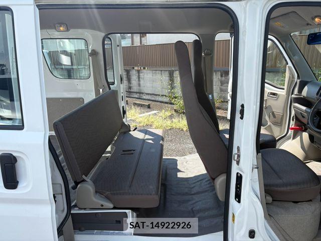 Suzuki EVERY 2015-02 8686701-25