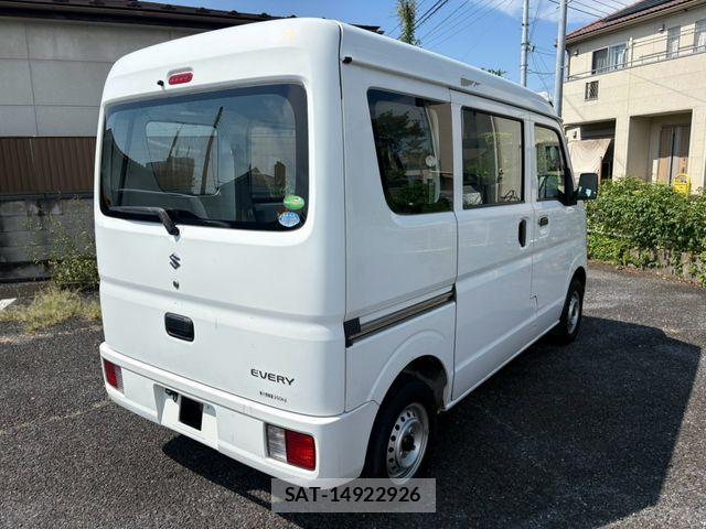 Suzuki EVERY 2015-02 8686701-2