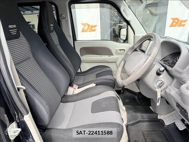 Suzuki EVERY 2017-06 8746162-8