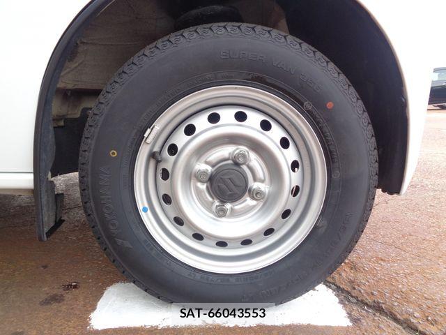 Suzuki EVERY 2023-11 8746158-21