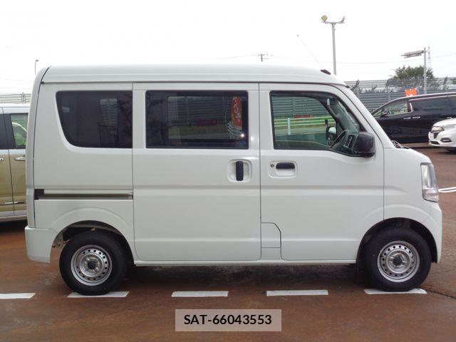 Suzuki EVERY 2023-11 8746158-4