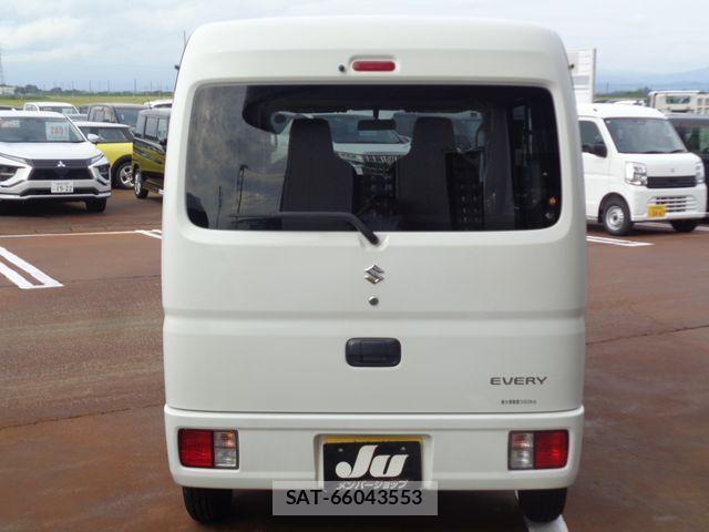 Suzuki EVERY 2023-11 8746158-6