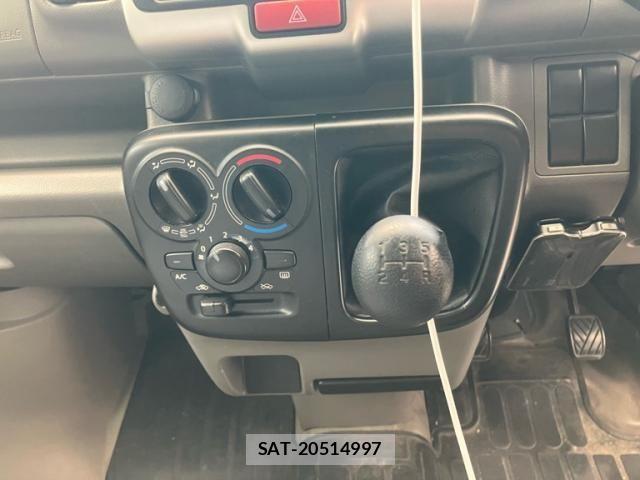 Suzuki EVERY 2016-11 8782220-16