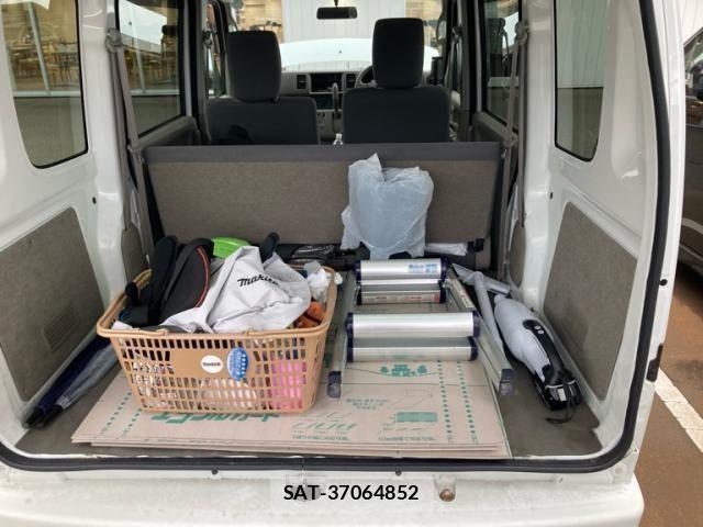 Suzuki EVERY 2014-02 8782217-12