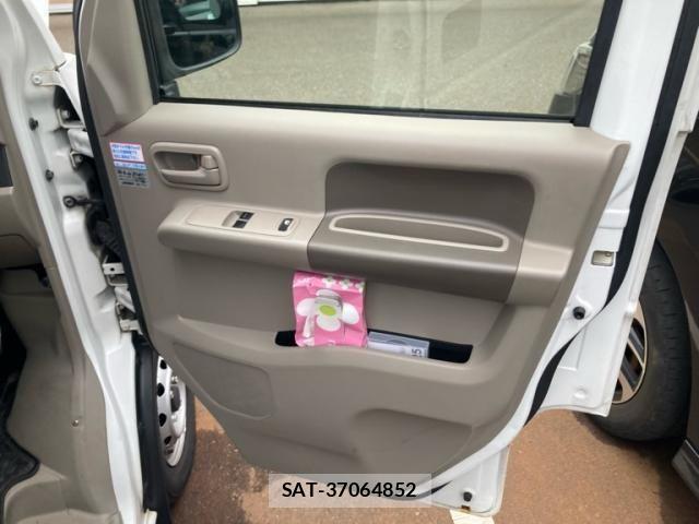 Suzuki EVERY 2014-02 8782217-16