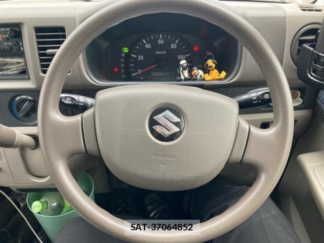Suzuki EVERY 2014-02 8782217-18