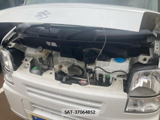 Suzuki EVERY 2014-02 8782217-4