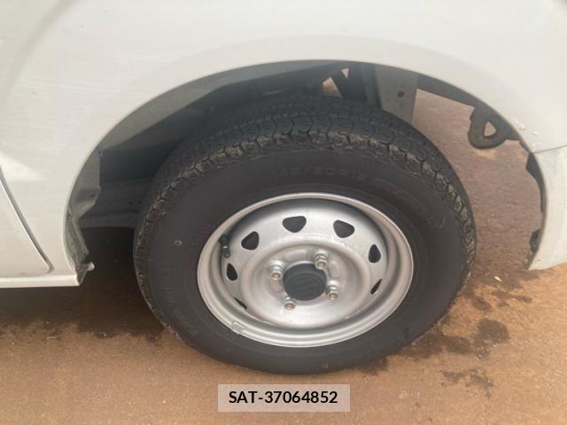 Suzuki EVERY 2014-02 8782217-6