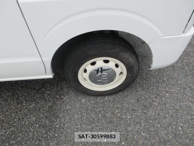 Suzuki EVERY 2023-11 8782215-16