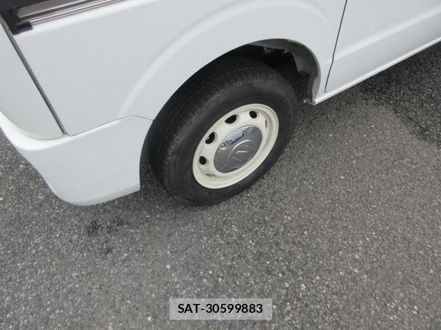 Suzuki EVERY 2023-11 8782215-17