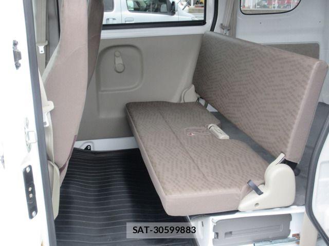 Suzuki EVERY 2023-11 8782215-4