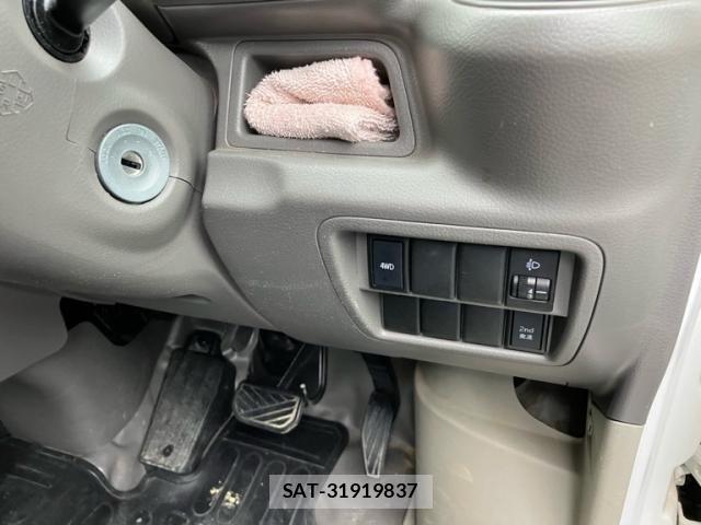 Suzuki EVERY 2017-01 8797640-8